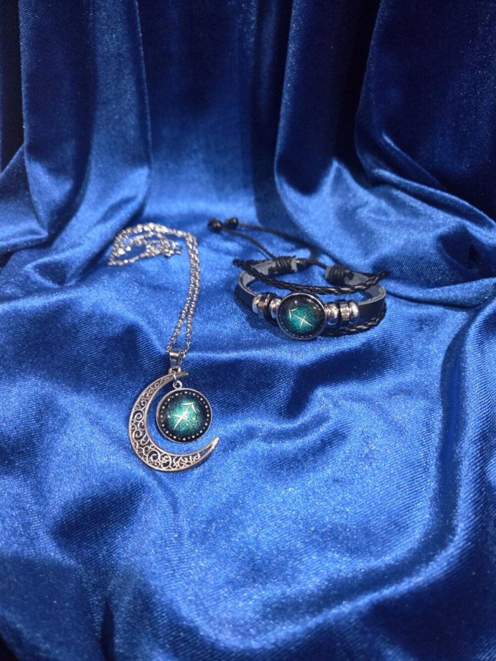 Sagittarius Zodiac Astrology Birthday Moon Pendant Necklace & bracelet